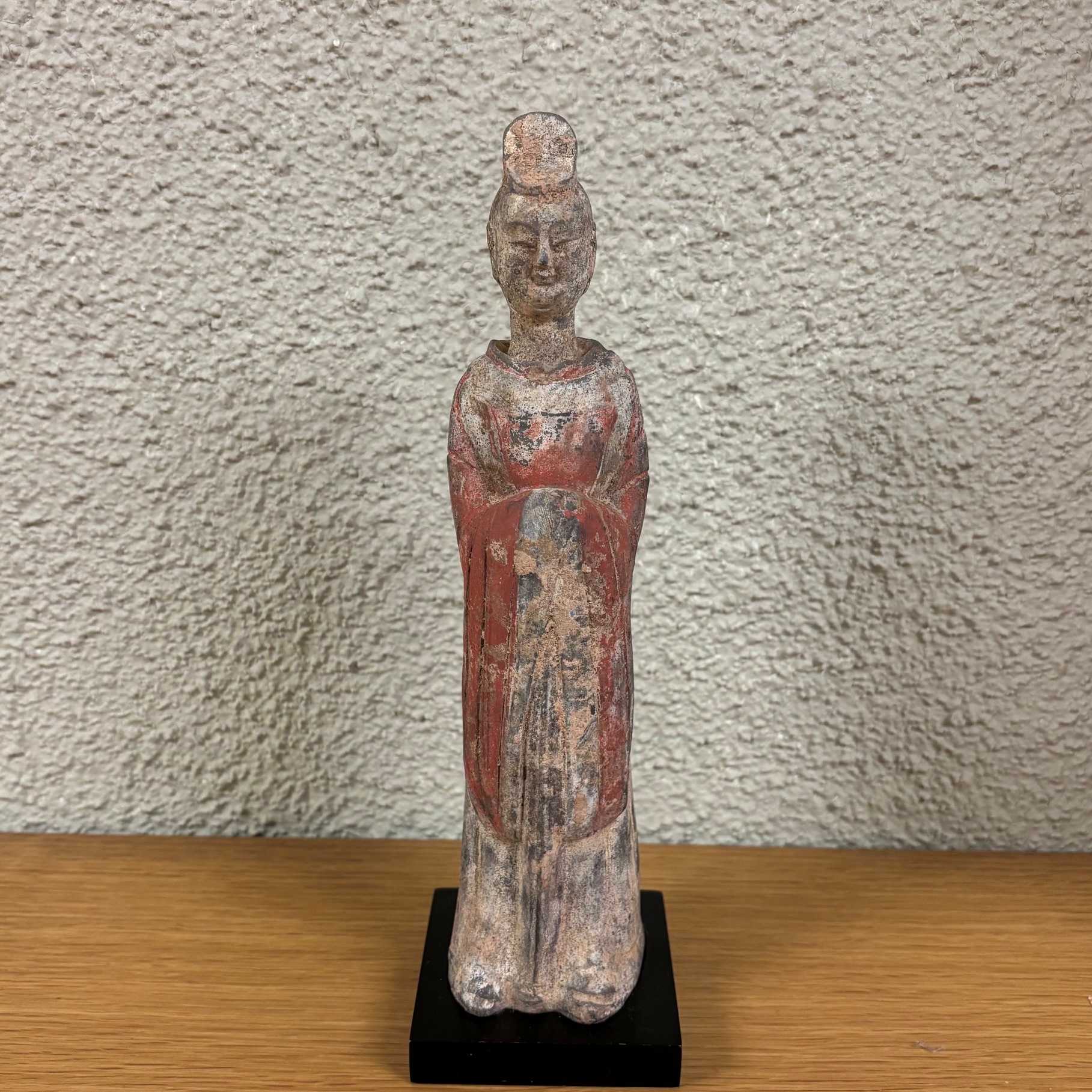 加彩官人俑